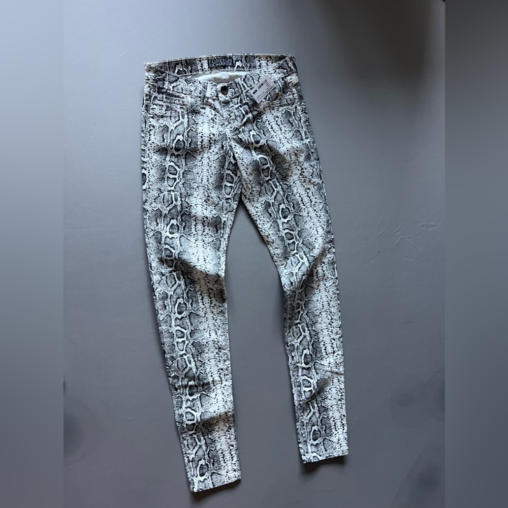 Foreign Exchange Snakeskin Skinny Pants – Size 26 – NWT